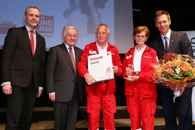 Jeder freute sich mit Alfred und Theresia Öhlinger über den Florian-Landessieg 2015. | Foto: eventfoto/Andreas Mahringer
