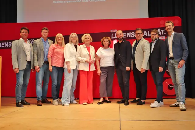 Bgm. Werner Baumann, Bgm. Michael Feldgrill, EU-Abgeordnete Elisabeth Grossmann, LAbg. Chiara Glawogger, NAbg. Karin Greiner, SP-Chefin GU Ursula Lackner, SP-Landesparteivorsitzender Max Lercher, Werndorfs Vzbgm. Christoph Reinbacher, Klubobmann Hannes Schwarz und SP-Landesgeschäftsführer Florian Seifter. | Foto: Edith Ertl