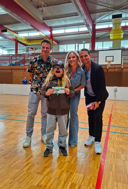 Felix Marek bekam den Preis von Marcel Holzer, Natalie Holzner und Daniel Düsenflitz überreicht. | Foto: MS Voitsberg/Plos