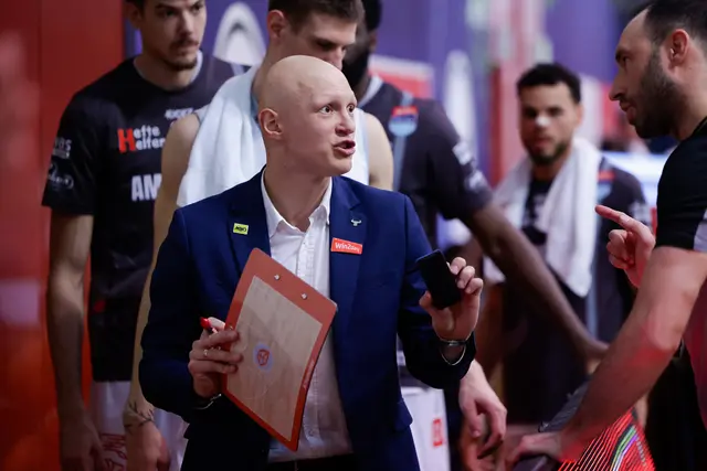 Bulls-Headcoach Klym Artamonov hat sein Team akribisch auf das Halbfinale vorbereitet. | Foto: GEPA pictures