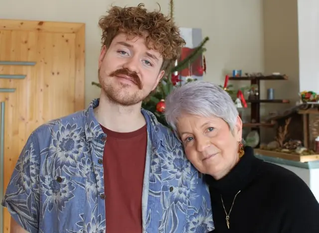 Erfolgreicher Kabarettist dankt Mama für schönste Kindheit