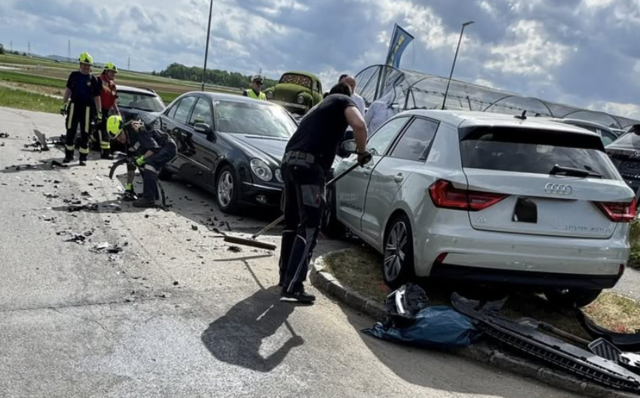 Zwei Verletzte nach Crash im Horner Gewerbegebiet
