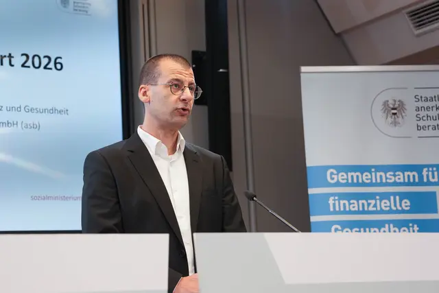 Der Geschäftsführer der Schuldnerberatung, Clemens Mitterlehner. | Foto: Sade Jerabek / MeinBezirk
