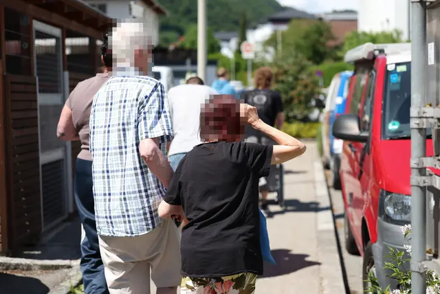 Drei Tote nach Schüssen in Linz, heftiges Gewitter im Bezirk Ried, Welser bei Explosion in Leoben schwer verletzt