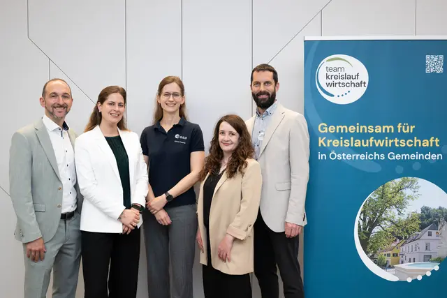 v.l.: Andreas Van-Hametner (Ressourcen Forum Austria), Valerie-Sophie Schönberg (Circular Economy Forum Austria), Carmen Possnig (Weltraummedizinerin, ESA Astronautin), Maria Gotschim (Klimabündnis Österreich), Simon Klambauer (Verein der Klima Modell Regionen) | Foto: CESA26/Paul Gruber
