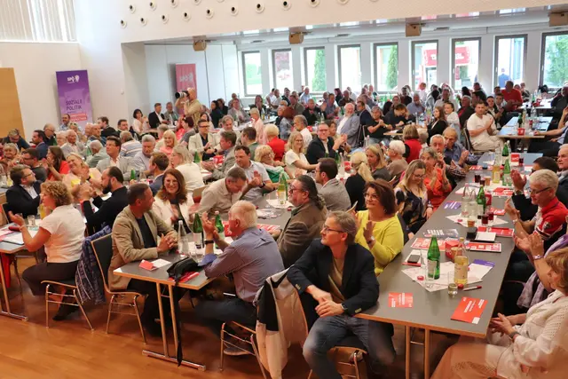 In Vertretung von Bgm. Alexander Ernst begrüßte Vzbgm. Christoph Reinbacher SPÖ Kommunalpolitiker aus dem ganzen Bezirk in Werndorf | Foto: Edith Ertl