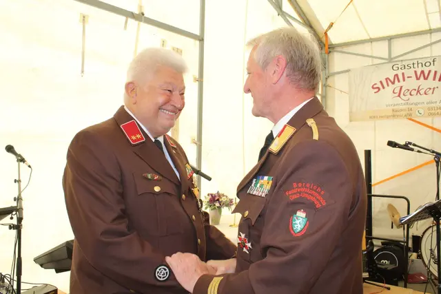 Verdienstkreuz der 2.Stufe des ÖBFV: OBI a.D. Franz Gießauf | Foto: FF Thondorf