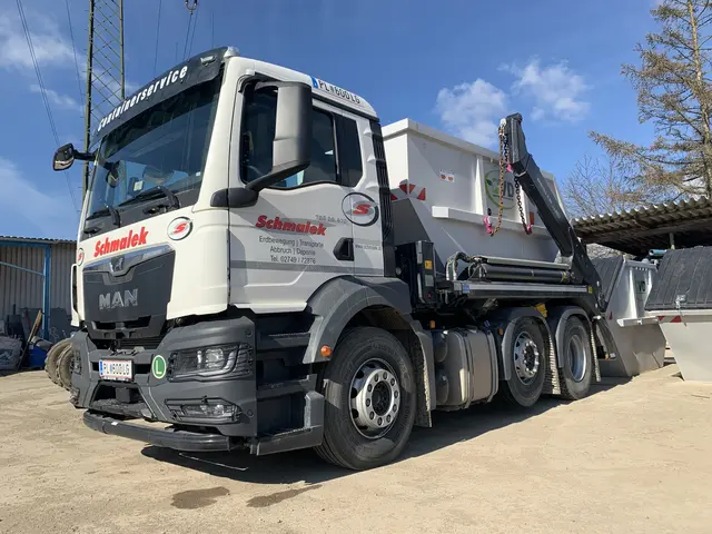 Die Schmalek GmbH erweitert ihr Team und sucht Verstärkung im Bereich Transport und Containerlogistik am Standort Markersdorf. | Foto: Schmalek GmbH