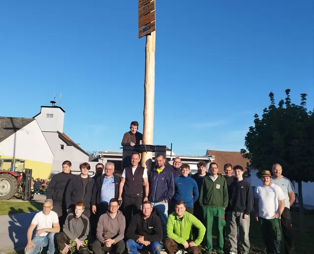 Maibaumaufstellen Jedenspeigen