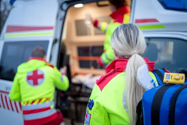 Beide Lenker sollen mit Verletzungen unbestimmten Grades ins Unfallkrankenhaus eingeliefert worden sein. (Symbolfoto) | Foto: Bernhard Knaus 