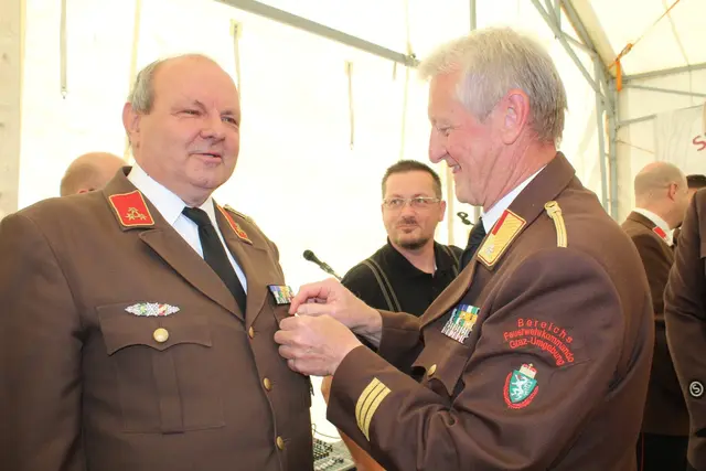 Verdienstkreuz in Gold: EHBI Willibald Kölly | Foto: FF Thondorf