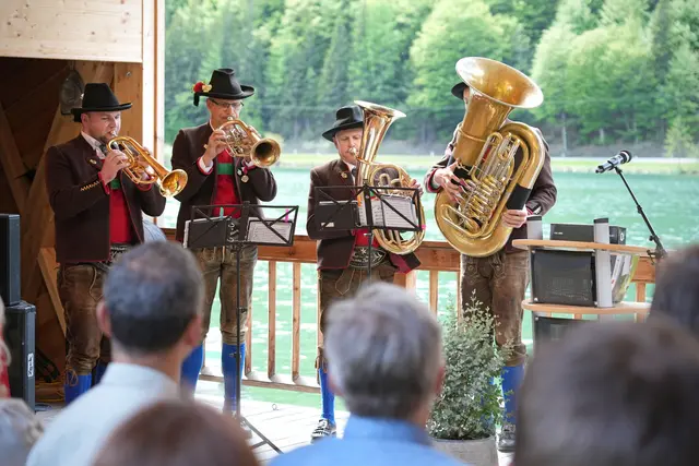 Musikalische Umrahmung bei der Fertigstellungsfeier. | Foto: Land Tirol/Schallhart