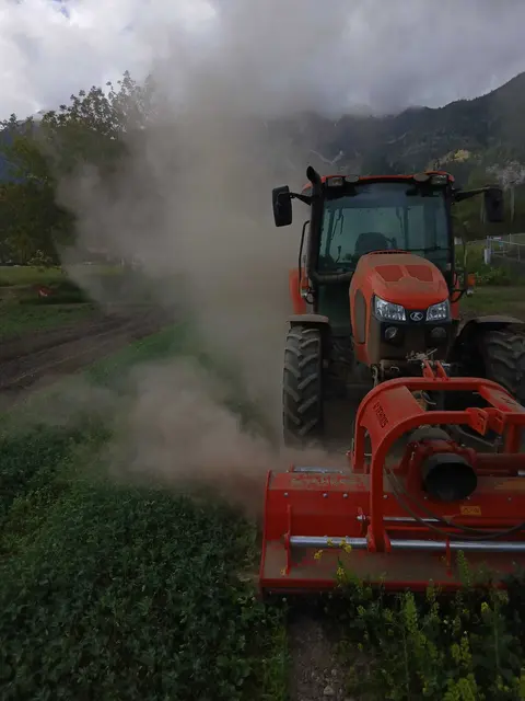 Die Bewässerung der Felder erfolgt aktuell vor allem in den frühen Morgenstunden und in der Nacht, um den Bedingungen bei Wind besser entgegenzuwirken. | Foto: Deiser