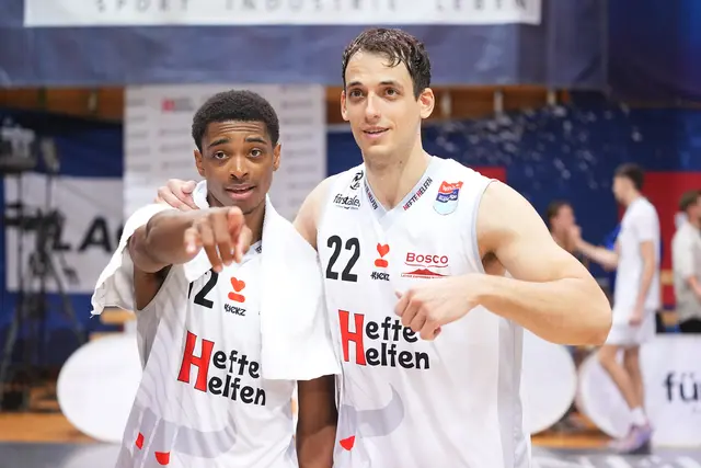 Am Ende des Spiels gab es strahlende Gesichter bei den Bulls. | Foto: Basketball Austria/M. Tobisch