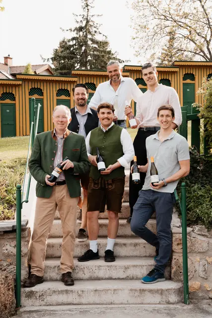 Perchtoldsdorf: von oben nach unten von links nach rechts: Johannes Leeb, Weingut Drexler-Leeb, Perchtoldsdorf Toni Nigl, Weingut Nigl-Die Junge Generation, Perchtoldsdorf Toni Nigl jun., Weingut Nigl-Die Junge Generation, Perchtoldsdorf Wilhelm Prüfert, Weingut Barbach, Perchtoldsdorf Maximilian Söllner, WEingut Drexler-Leeb, Perchtoldsdorf Matthias Zechmeister-Mittl, Weingut Zechmeister, Perchtoldsdorf. | Foto: Anna Fellner Fotografie