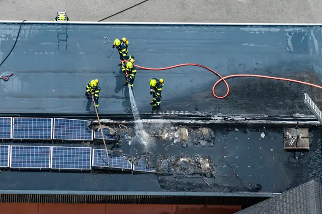 Carport mit PV-Anlage geriet in Brand