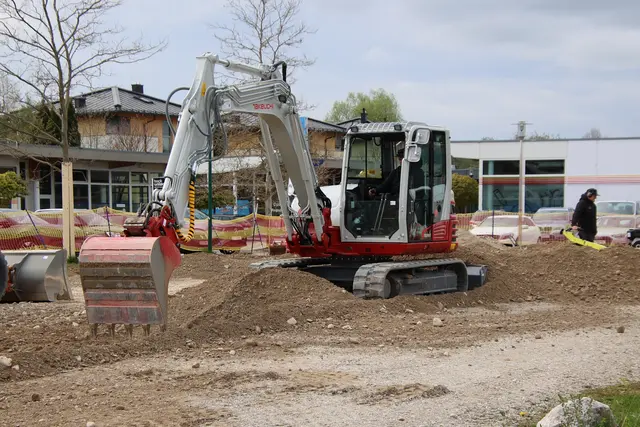 Im April rollte der Bagger an und mittlerweile steht der „Rohbau“.