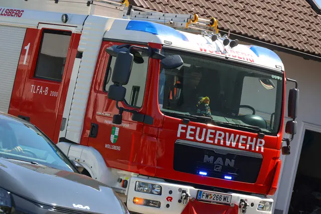 Renault und Mini krachen auf Kreuzung in Steinerkirchen zusammen. | Foto: laumat.at