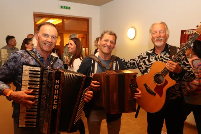 Die Musiker Erwin &amp; Gebi mit Franz Posch (Mitte) sorgten für beste Stimmung. | Foto: Kendlbacher