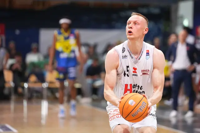 Vitalii Zotov steuerte elf Punkte bei. | Foto: Basketball Austria/M. Tobisch