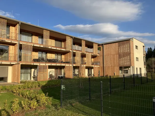 Die neuen Wohnungen der SGK liegen in unmittelbarer Nähe des neuen Kindergartens in Krottendorf. | Foto: SGK