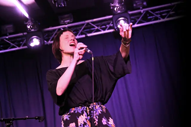 Sigrid Horn zeigte sich als tiefgründige Songwriterin mit einer eindrücklichen stimmlichen Range.
