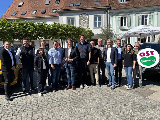 Acht Autohäuser versammelten sich mit 18 Marken am Hauptplatz Hartberg zum großen Frühlings-Event. | Foto: Johann Taucher