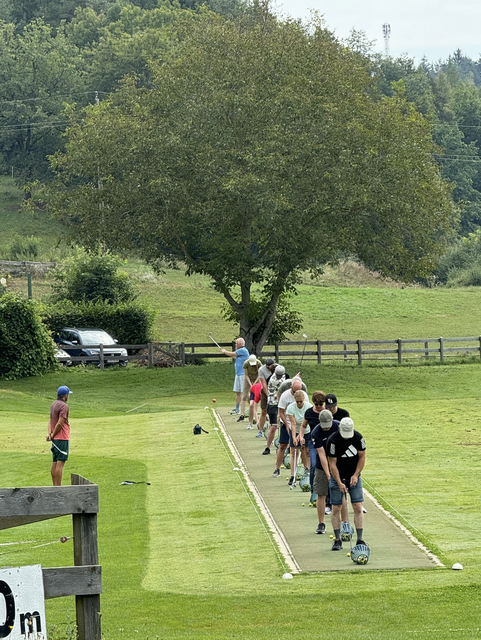 Zuerst werden die Grundlagen erarbeitet, bevor es zum spannenden Teil auf den Golfplatz geht. | Foto: ET Golf Performance Academy