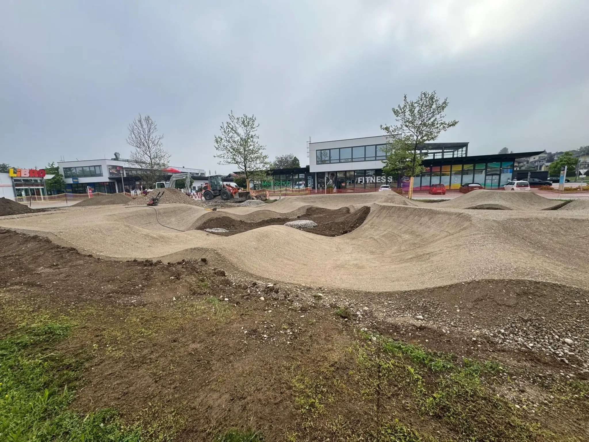 Pumptrack in Obertrum: The basic structure is complete - | now it's ...