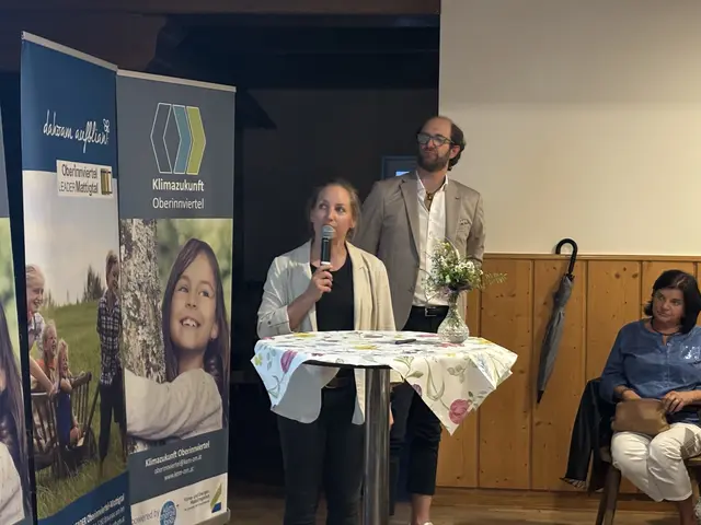 KEM-Manager Angelika Wenger und Fabian Wimmer präsentierten ihre Vorhaben für das kommende Jahr. | Foto: MeinBezirk/Anja Kern