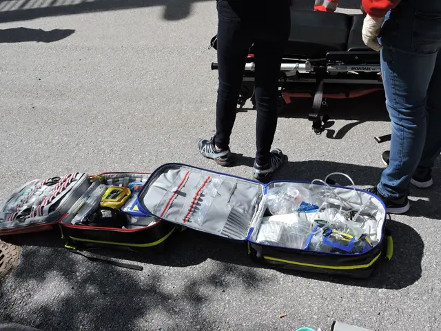 Das Rote Kreuz versorgte die Frau vor Ort und brachte sie zur weiteren Behandlung in das Tauernklinikum Zell am See. | Foto: Anita Empl