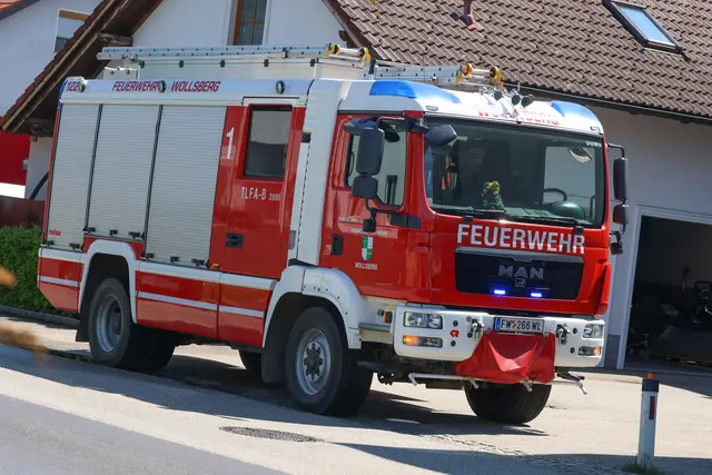 Renault und Mini krachen auf Kreuzung in Steinerkirchen zusammen. | Foto: laumat.at