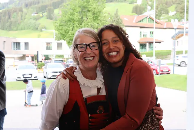 Birgit Runggaldier mit Tochter Safina. | Foto: Kendlbacher