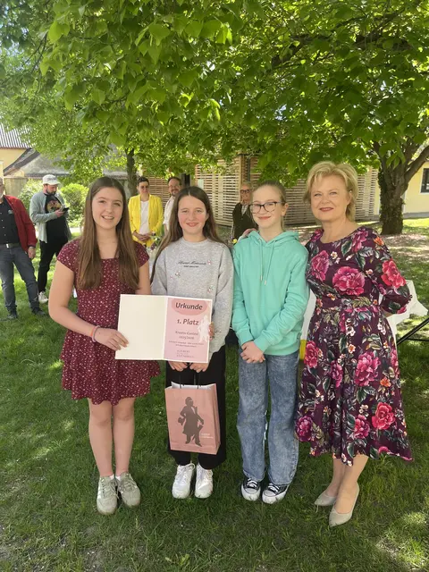 Magdalena Hubmayer, Sarah Rosenwirth, Robyn Sattler, Mia Schweitzer (1. Preis), Raimondi | Foto: Schubert Schloss Atzenbrugg