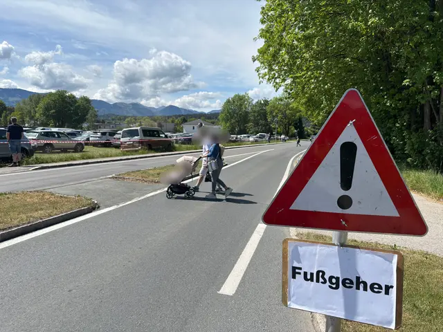 Zahlreiche Fußgänger werden am Wochenende die Keutschacher Straße queren.  | Foto: MeinBezirk/Stephan Fugger