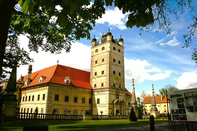 Komm ins Schloss zu Robin der Künstler!