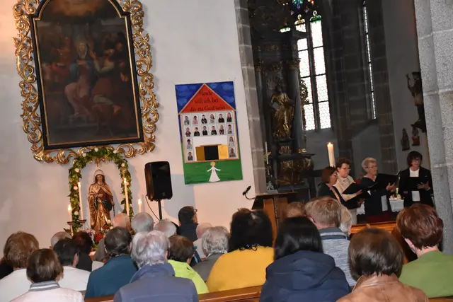 Maiandacht des Heimatvereins Pabneukirchen mit den SchonSoNetten, Frauenchor der Liedertafel Pabneukirchen. | Foto: Zinterhof