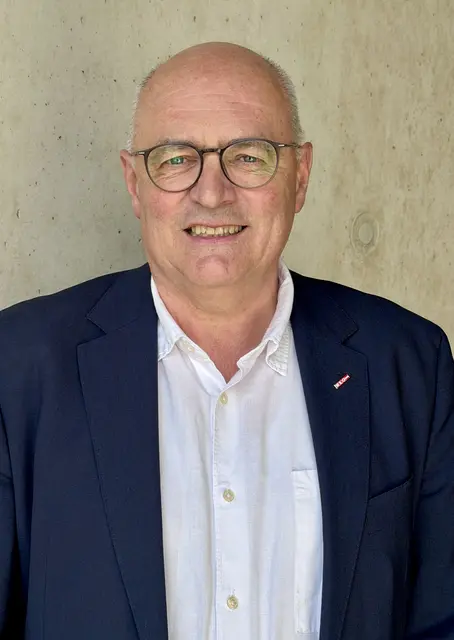Christoph Wiesner von der Wirtschaftskammer Ried ergriff das Wort. | Foto: MeinBezirk/Doms