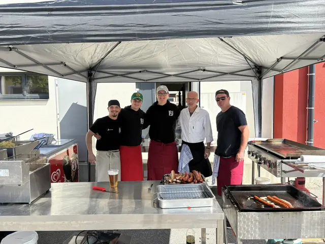 Das Küchenteam, bestehend aus Samuel Sack, Alexander Hartl, Florian Neufelner, Gerald Sack und Helmut Galee  | Foto: Berger Jugend