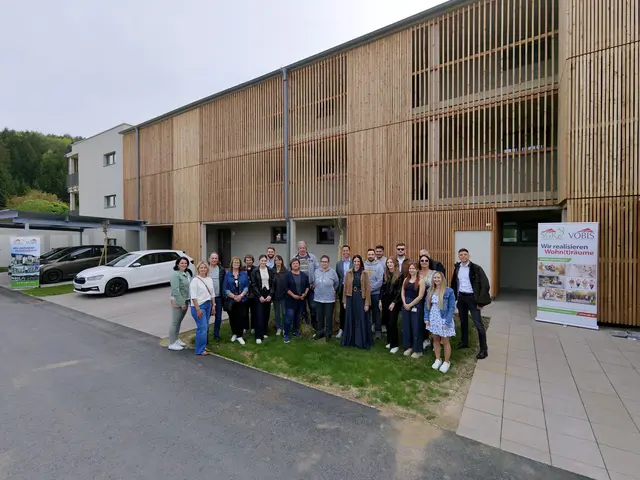 In Krottendorf-Gaisfeld wurden im Beisein von Bürgermeister Lukas Vogl 20 Wohnungen übergeben. | Foto: SGK