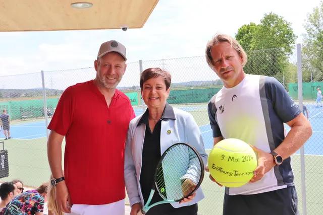 Aufschlag in eine neue Tennis-Ära