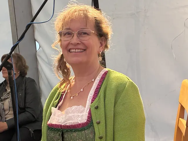 Mundartdichterin Elisabeth Paukovitsch las Texte aus eigener Feder. | Foto: Anna Maria Kaufmann