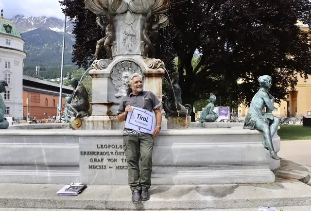 Gebhard Schatz will die Wichtigkeit der Brunnen für Tirol weiter hervorheben. | Foto: Ricarda Stengg