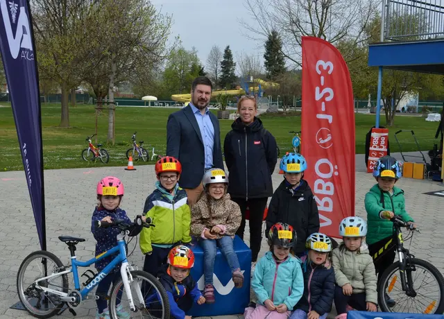 Auch Vizebgm. Robert Sackl konnte sich  über den Erfolg überzeugen  | Foto: Kneippkindergarten Frauental