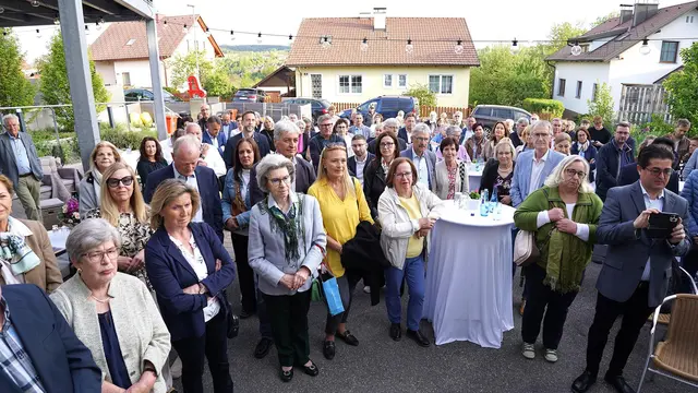 Großes Gartenfest zum 25. Geburtstag der Kuenringerapotheke. | Foto: Franz Fichtinger