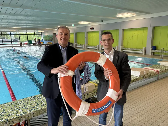 Neunkirchen und Mürzzuschlag schwimmen bei Hallenbad-Kosten-Protest auf einer Welle
