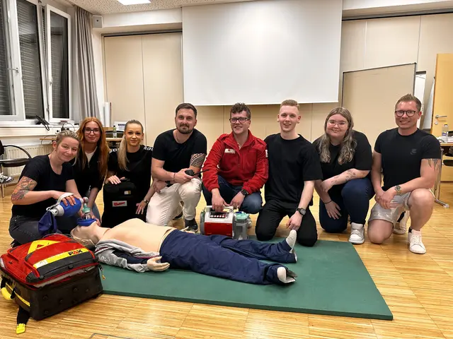 CPR-Training am Tag des Roten Kreuzes in Wels
