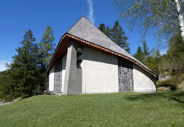 Die Bruder Klaus Kirche am Hubertussee