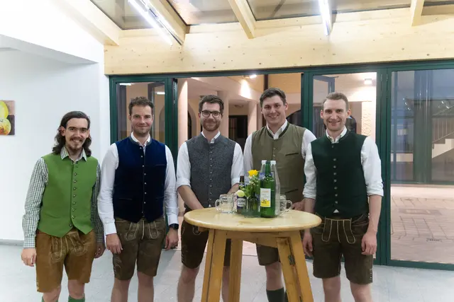 Die Samareiner Tanzlmusi
v.l.n.r.: Lukas Ferchhumer, Ralph Zehetner-Schatzl, Sebastian Hehenberger, Max Wimmer und Daniel Leidlmair | Foto: Brandl Elena
