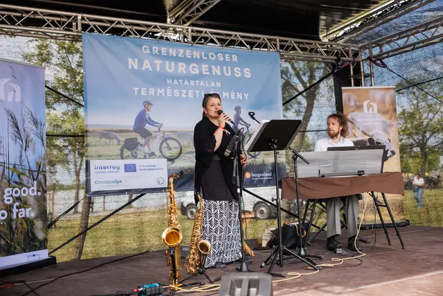 Musikalische Umrahmung durch das Lisa Prandstätter Duo. | Foto: Burgenland Tourismus/Maria Hollunder